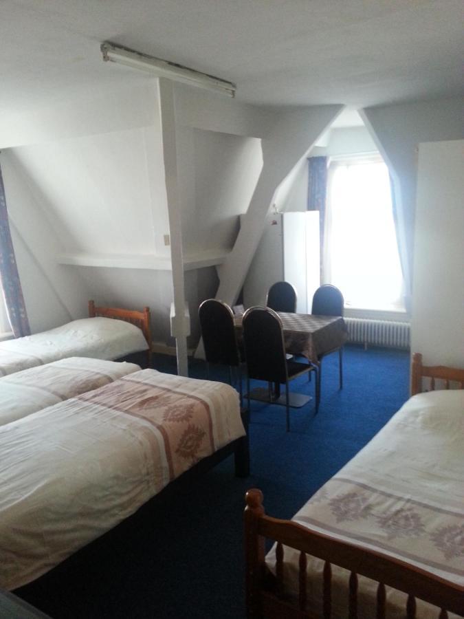 All-In Hotel Ден Бош Екстериор снимка